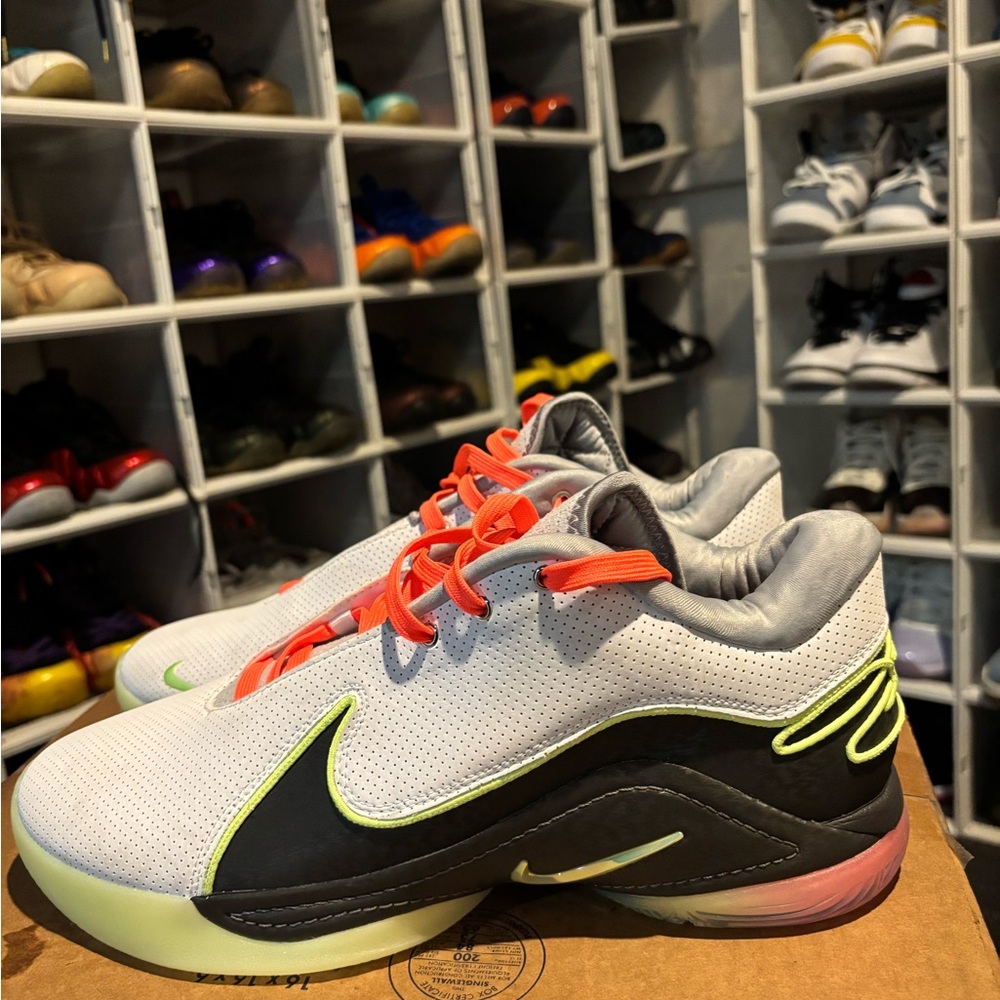 Nike LeBron XXII 22 'Moonlight' White Volt Pink FZ1094-101 Men's Size 12.5 Shoes
